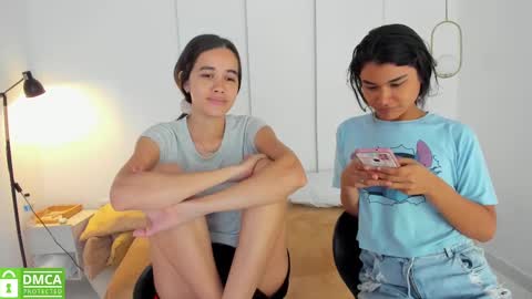 Snapshot of sexychanell_18 chatting on 02.10.25 chanell and yina online show from 02.10.25