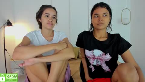 Snapshot of sexychanell_18 chatting on 02.11.25 chanell and yina online show from 02.11.25