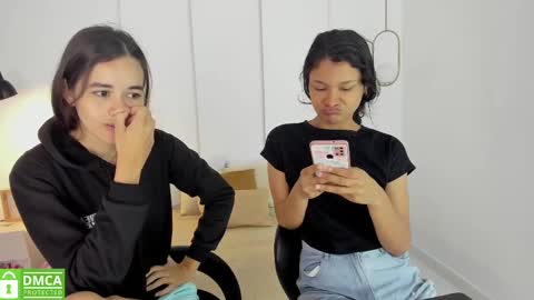 Snapshot of sexychanell_18 chatting on 02.18.25 chanell and yina online show from 02.18.25