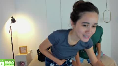 Snapshot of sexychanell_18 chatting on 02.19.25 chanell and yina online show from 02.19.25