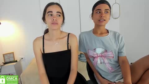 Snapshot of sexychanell_18 chatting on 02.21.25 chanell and yina online show from 02.21.25