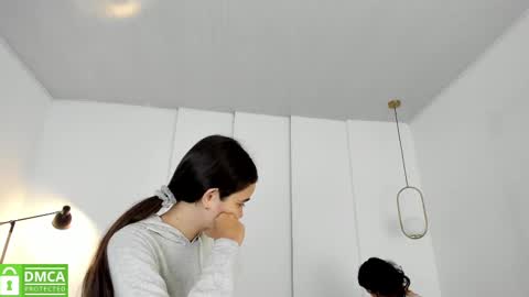 Snapshot of sexychanell_18 chatting on 03.10.25 chanell and yina online show from 03.10.25