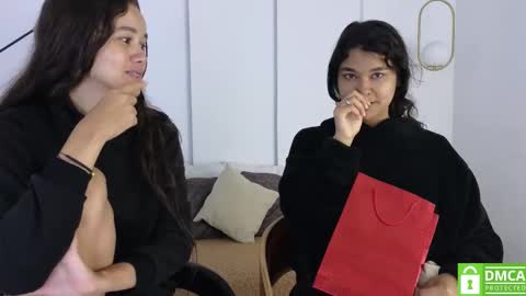 Snapshot of sexychanell_18 chatting on 09.11.25 chanell and yina online show from 09.11.25