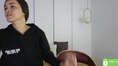 Snapshot of sexychanell_18 chatting on 09.28.25 chanell and yina online show from 09.28.25