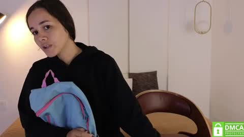 Snapshot of sexychanell_18 chatting on 10.01.25 chanell and yina online show from 10.01.25