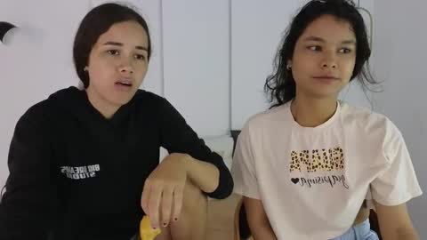 Snapshot of sexychanell_18 chatting on 10.05.25 chanell and yina online show from 10.05.25