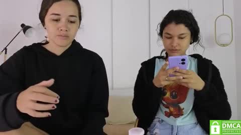 Snapshot of sexychanell_18 chatting on 10.09.25 chanell and yina online show from 10.09.25