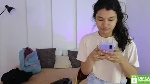 Snapshot of sexychanell_18 chatting on 10.27.25 chanell and yina online show from 10.27.25