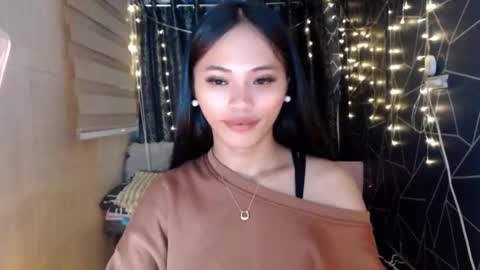 Miss Cheng online show from 11.07.25