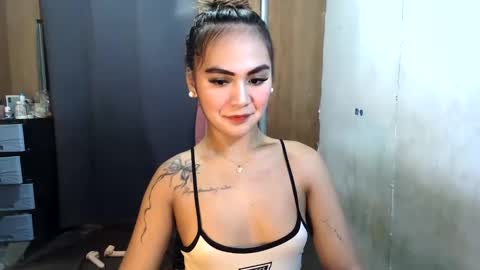 Snapshot of sexycheskax18 chatting on 05.22.26 pretty Cheska online show from 05.22.26