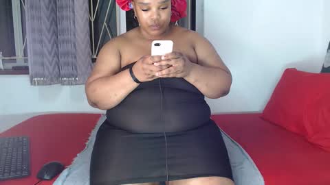 Snapshot of sexychill2000 chatting on 10.13.25 SEXYCHILL online show from 10.13.25