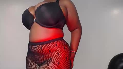 Snapshot of sexychocco_ chatting on 05.20.26 sexychocco online show from 05.20.26