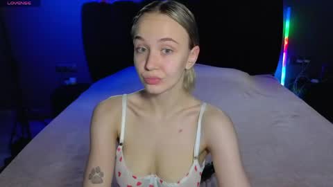 Snapshot of sexycocobutt chatting on 05.22.26 Sophia online show from 05.22.26