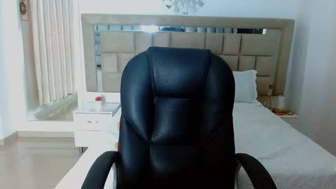 Snapshot of sexydakotha chatting on 01.13.25 DAKOTA online show from 01.13.25