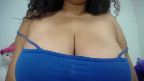 Snapshot of sexydarkboobs chatting on 01.10.25 viole online show from 01.10.25