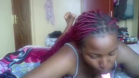 Snapshot of sexydivaslut_2 chatting on 05.07.26 sexydivaslut_2 online show from 05.07.26