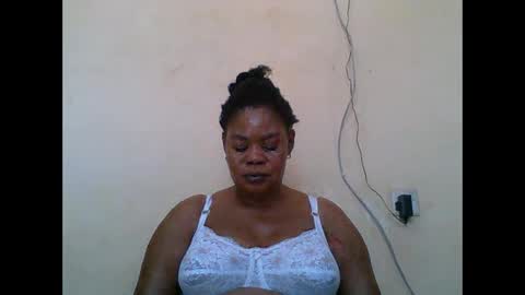 Snapshot of sexydove2 chatting on 10.26.25 EMILY online show from 10.26.25