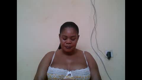 Snapshot of sexydove2 chatting on 11.09.25 EMILY online show from 11.09.25