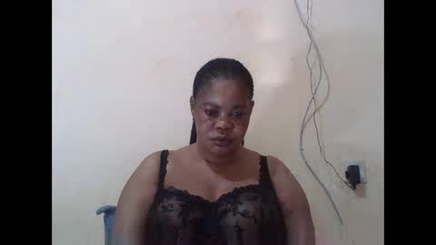 Snapshot of sexydove2 chatting on 11.16.25 EMILY online show from 11.16.25