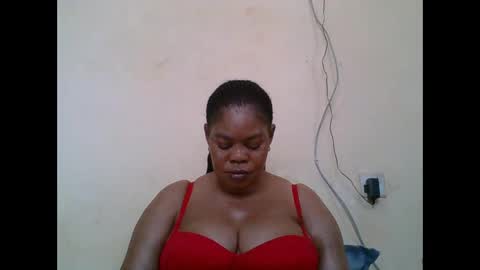 Snapshot of sexydove2 chatting on 11.20.25 EMILY online show from 11.20.25