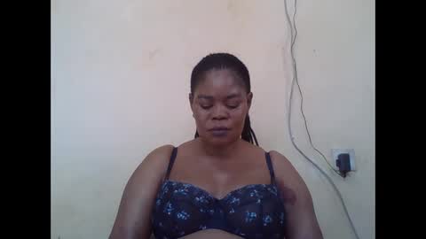 Snapshot of sexydove2 chatting on 11.24.25 EMILY online show from 11.24.25