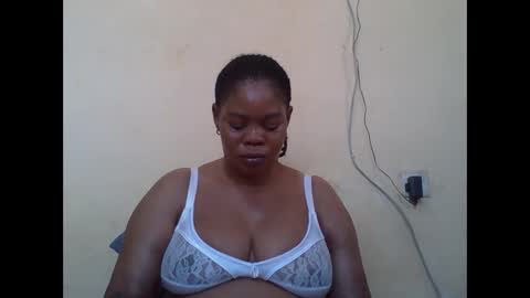 Snapshot of sexydove2 chatting on 11.26.25 EMILY online show from 11.26.25