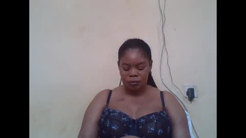 Snapshot of sexydove2 chatting on 11.30.25 EMILY online show from 11.30.25