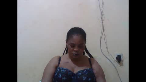 Snapshot of sexydove2 chatting on 12.02.25 EMILY online show from 12.02.25