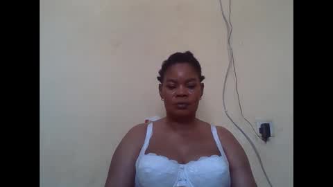 Snapshot of sexydove2 chatting on 12.17.25 EMILY online show from 12.17.25