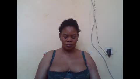 Snapshot of sexydove2 chatting on 12.19.25 EMILY online show from 12.19.25