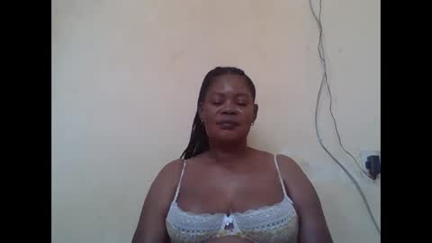 Snapshot of sexydove2 chatting on 01.07.26 EMILY online show from 01.07.26