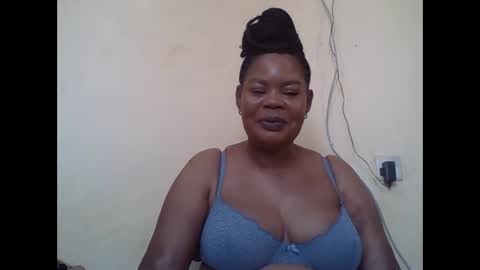 Snapshot of sexydove2 chatting on 01.11.26 EMILY online show from 01.11.26