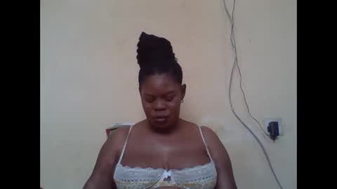 Snapshot of sexydove2 chatting on 01.13.26 EMILY online show from 01.13.26