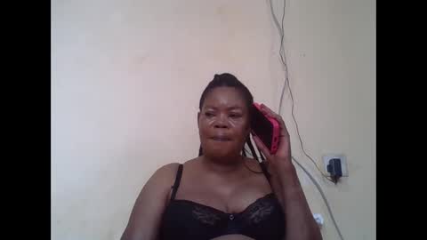 Snapshot of sexydove2 chatting on 01.17.26 EMILY online show from 01.17.26