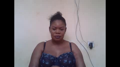 Snapshot of sexydove2 chatting on 02.02.26 EMILY online show from 02.02.26