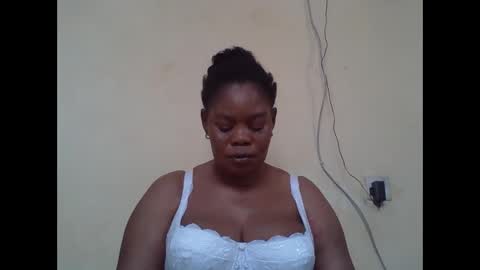 Snapshot of sexydove2 chatting on 02.06.26 EMILY online show from 02.06.26