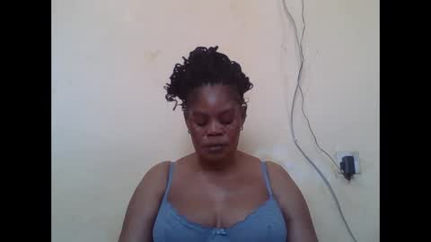 Snapshot of sexydove2 chatting on 02.19.26 EMILY online show from 02.19.26