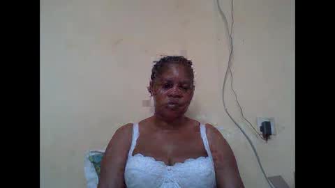 Snapshot of sexydove2 chatting on 02.22.26 EMILY online show from 02.22.26