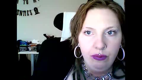 Snapshot of sexyemoprincess chatting on 10.13.25 Wouldntyouliketoknow online show from 10.13.25