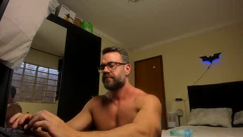 Snapshot of sexyflightz chatting on 10.02.25 chris online show from 10.02.25