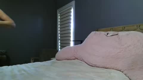 Snapshot of sexyfloridamilf chatting on 04.19.26 LisaisLuscious online show from 04.19.26