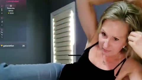 Snapshot of sexyfloridamilf chatting on 05.07.26 LisaisLuscious online show from 05.07.26