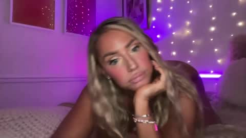 Snapshot of sexygoodvibebabe69 chatting on 07.11.26 Ashley Love online show from 07.11.26