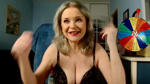 Jenny online show from 12.07.24