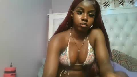 Snapshot of sexykitten200 chatting on 04.19.26 SexyKitty online show from 04.19.26