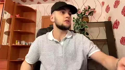 Snapshot of sexykolya chatting on 12.30.24 Kolya online show from 12.30.24