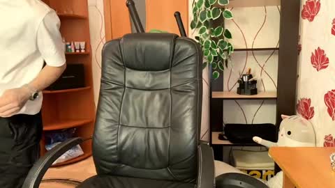 Snapshot of sexykolya chatting on 12.30.24 Kolya online show from 12.30.24