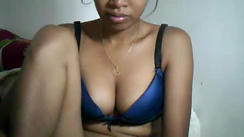 Snapshot of sexylarra12 chatting on 12.15.24 sexylarra12 online show from 12.15.24
