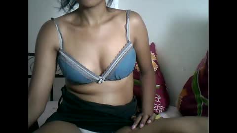 Snapshot of sexylarra12 chatting on 12.29.24 sexylarra12 online show from 12.29.24