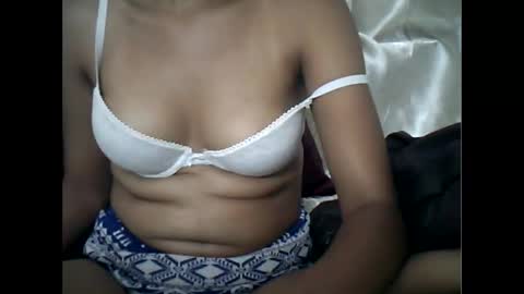 Snapshot of sexylarra12 chatting on 01.04.25 sexylarra12 online show from 01.04.25